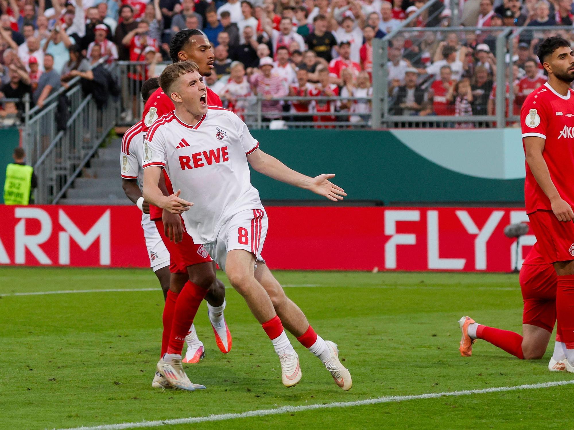 Isak Johannesson bejubelt das Tor zum 1:1.