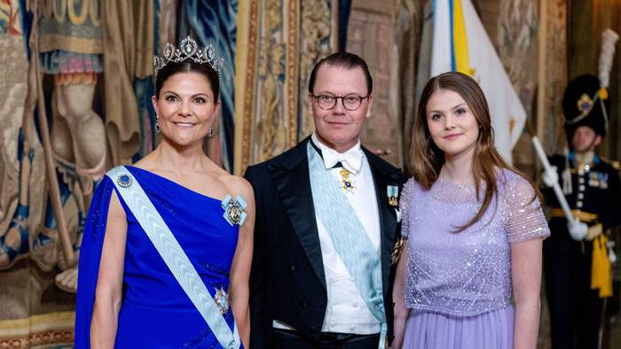 Die schwedischen Royals posieren.