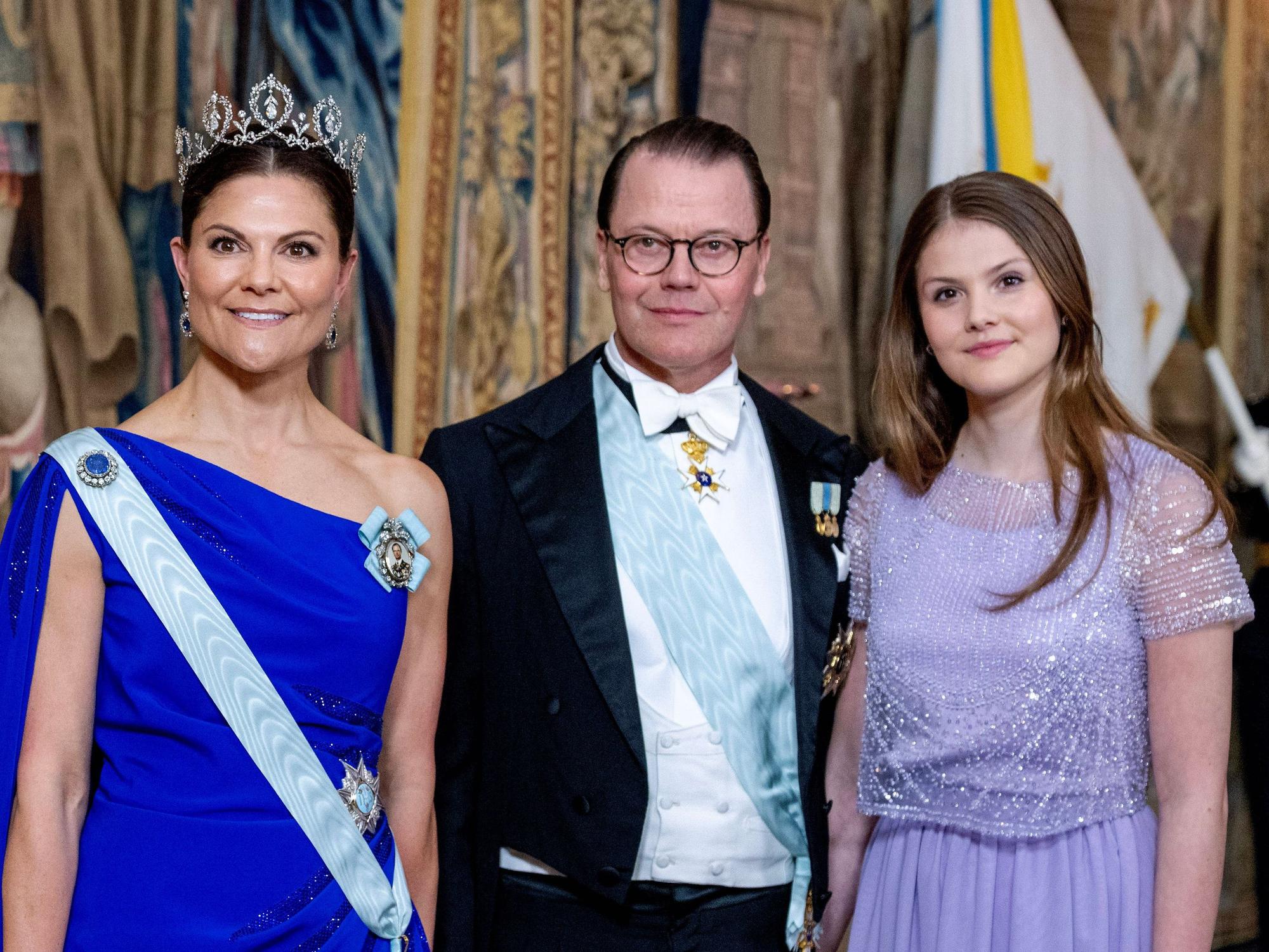 Die schwedischen Royals posieren.