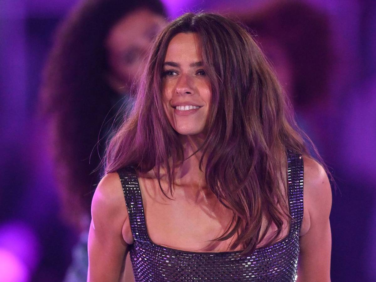 Schlagersängerin Vanessa Mai verrät in ihrem Podcast, warum das neue Musikvideo zu ihrem Song „Ich Fall in Love“ noch einmal neu gedreht wurde. (Bild: 2026 Getty Images/Kerstin Joensson)