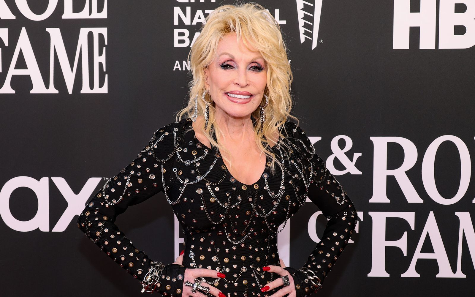 Dolly Parton galt als „Königin des Country“. Nun ist die ikonische Sängerin und Schauspielerin verstorben. (Bild: 2022 Getty Images/Emma McIntyre)