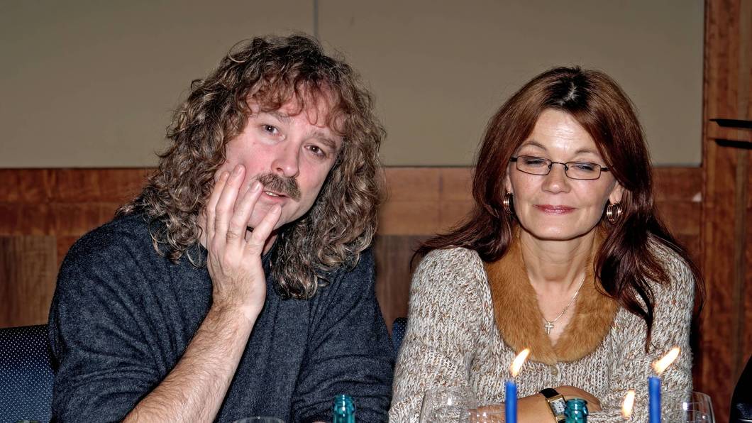 olfgang Wolle Petry mit seiner Ehefrau Rosemarie Rosie anläßlich der ZDF-Fernsehshow Willkommen bei Carmen Nebel , 2004.
