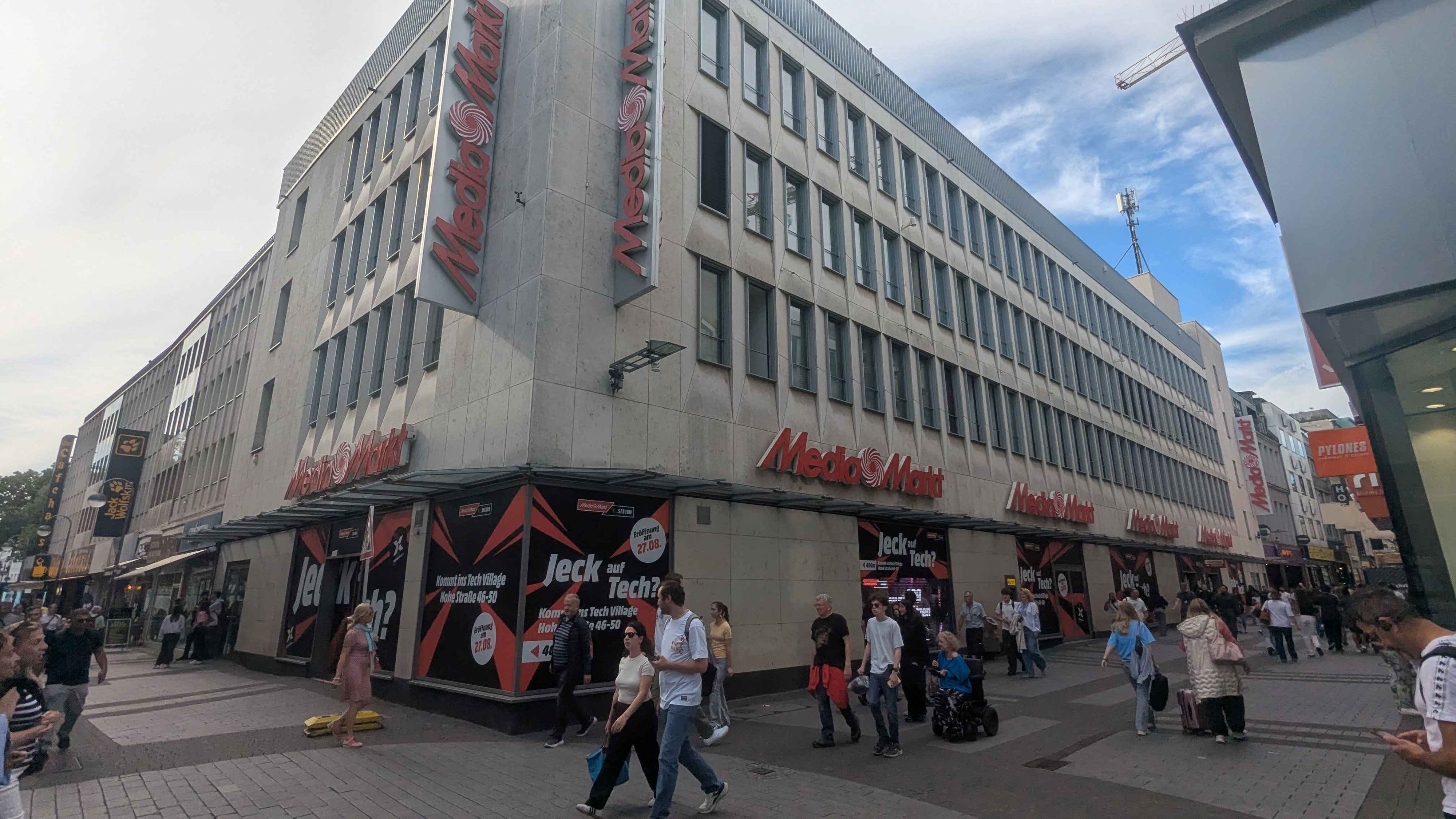 Media Markt Köln-City am Dom.