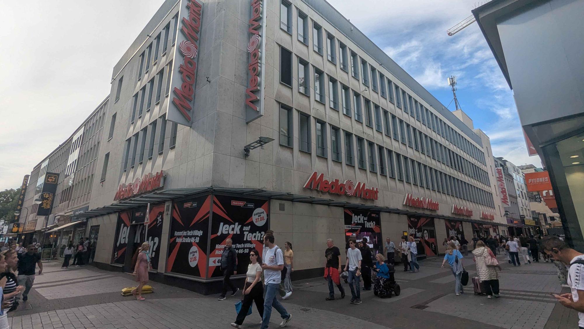 Media Markt Köln-City am Dom.