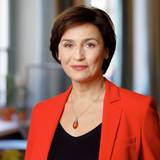 Sandra Maischerberger kennen die meisten als Gastgeberin der nach ihr benannten ARD-Talkshow. (Bild: WDR/Peter Rigaud)