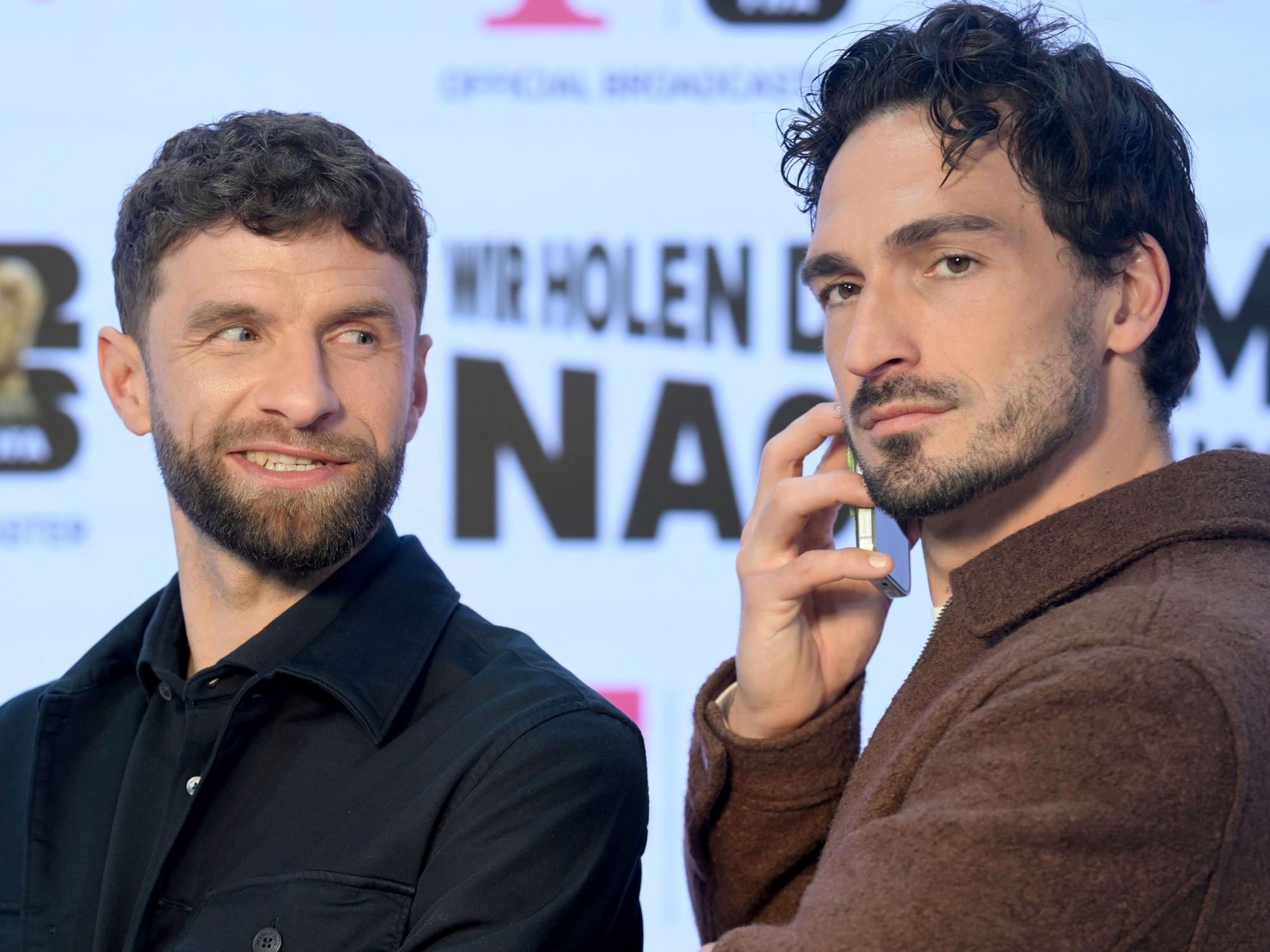 Thomas Müller (l) und Mats Hummels waren im Zuge der WM als TV-Experten für Magenta im Einsatz.