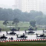 US‑Army-AH‑64-Apache-Hubschrauber stehen in Camp Humphreys in Pyeongtaek.