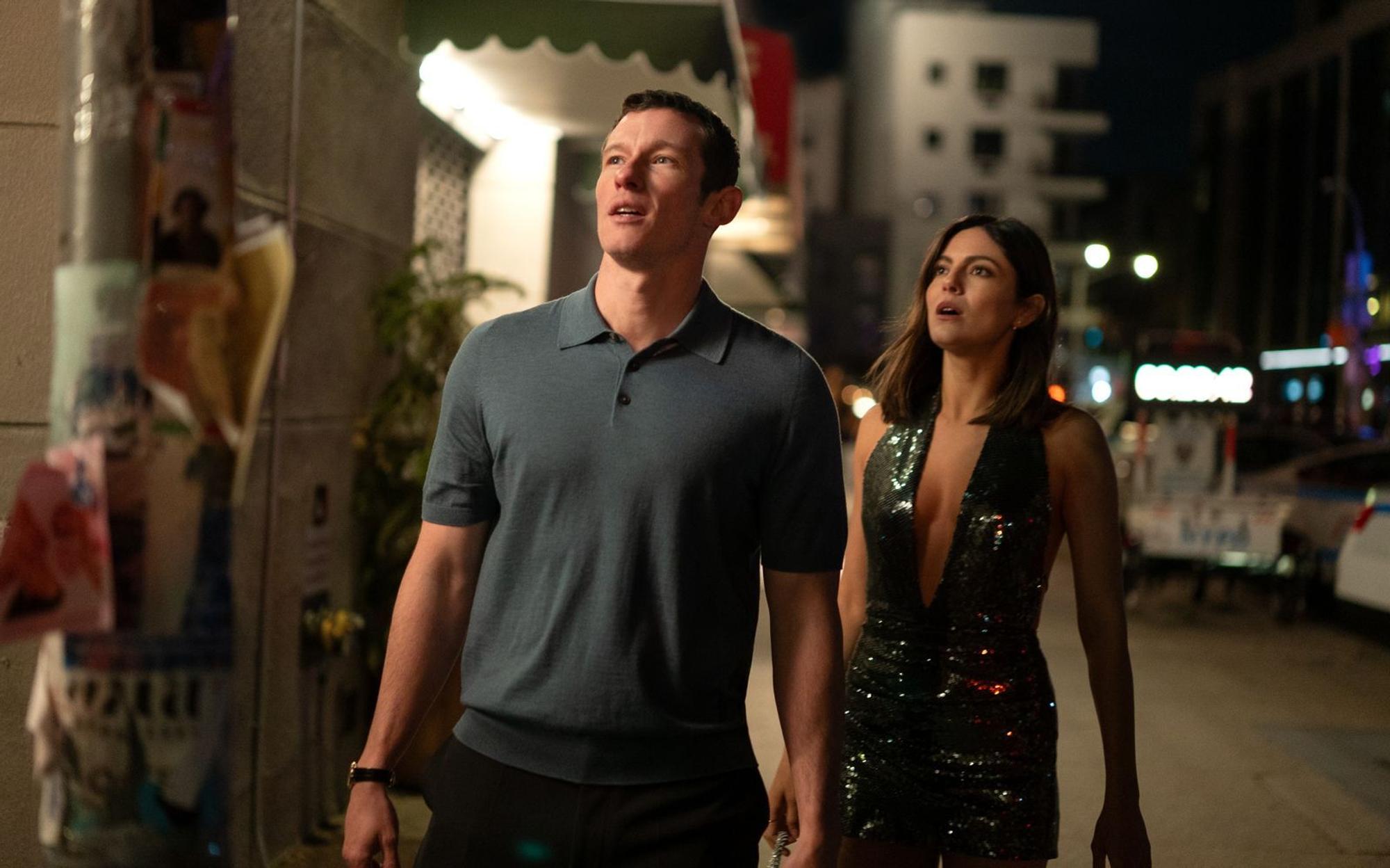 Owen (Callum Turner) und Allie (Monica Barbaro) laufen sich ausgerechnet in der Nacht über den Weg, in der in den USA Singles und Unverheiratete Sex haben dürfen. (Bild: Universal Studios)