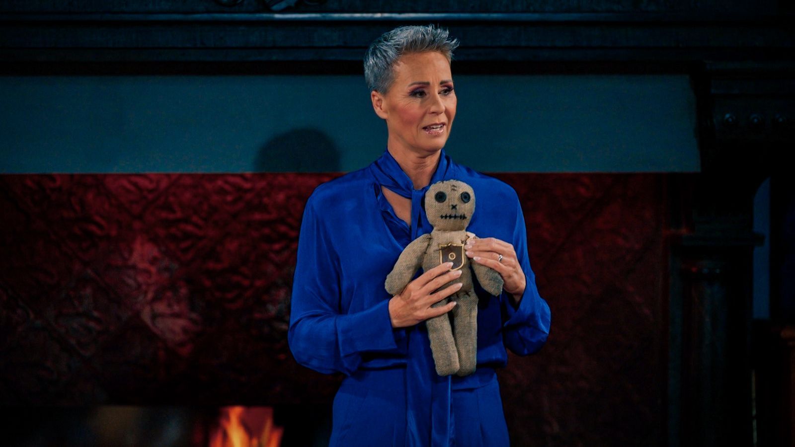 Voodoo im Finale von „Die Verräter“ (RTL) - davon wusste Spielleiterin Sonja Zietlow. Eine andere dramatische Wendung überraschte aber auch sie. (Bild: RTL)