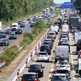 Am letzten Augustwochenende rechnet der ADAC auf wichtigen Autobahnen mit Staus. Auch in Köln. Unser Archivfoto zeigt einen Stau auf der A4 zwischen Köln-West und Eifeltor.