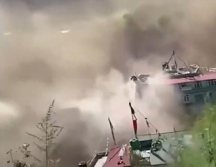 Videos zeigen das Ausmaß der Katastrophe.