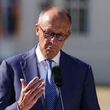 Bundeskanzler Friedrich Merz (CDU) spricht vor Beginn der Klausurtagung der Bundesregierung im Schloss Neuhardenberg am 25. August.