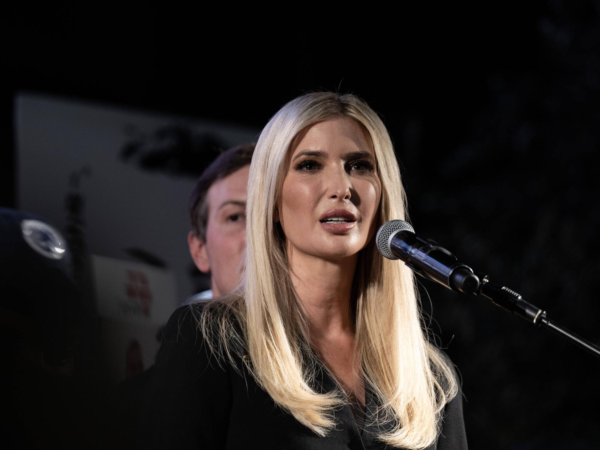Ivanka Trump (hier im Oktober 2025 in Tel Aviv) erinnerte an Dolly Parton und sorgte mit ihren Worten für jede Menge Unmut.