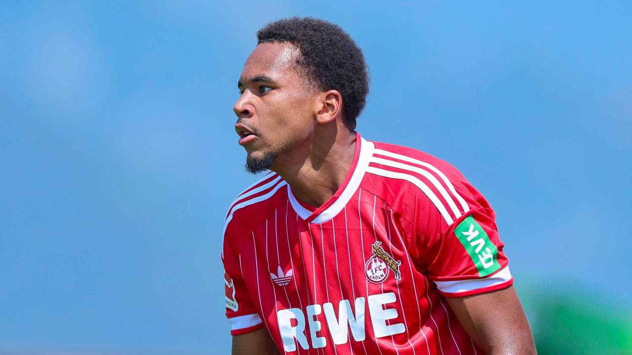 Youssoupha Niang in einem Testspiel für den 1. FC Köln im Einsatz.