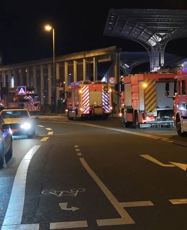 Die Feuerwehr in Köln Hbf im Einsatz.