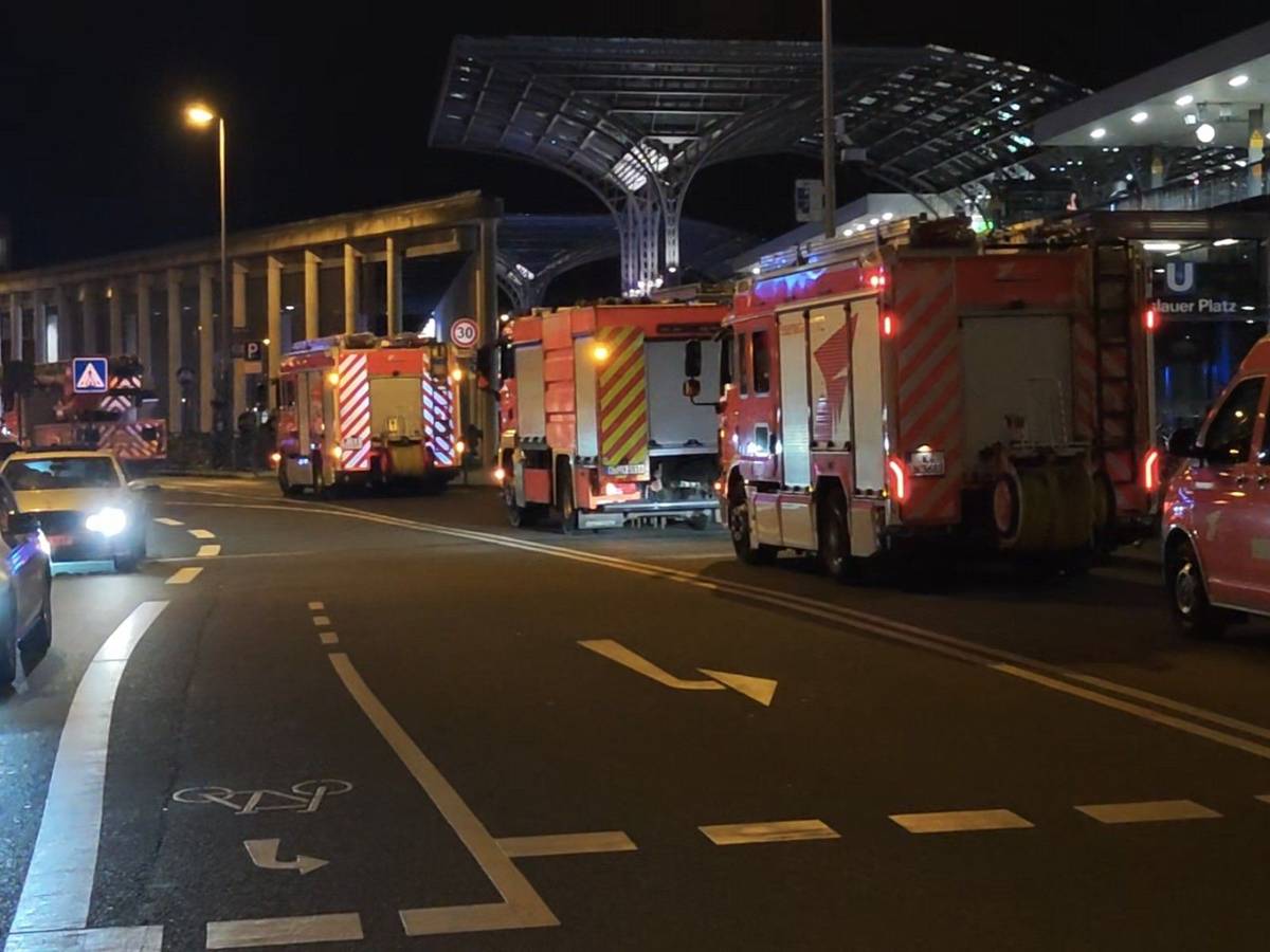 Die Feuerwehr in Köln Hbf im Einsatz.