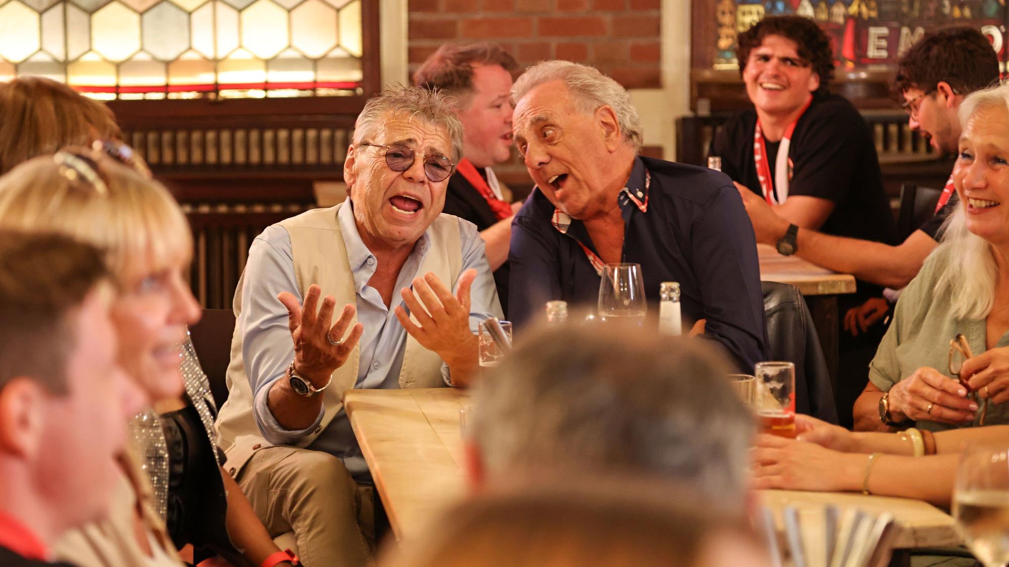 Micky Brühl und Erry Stoklosa beim Videodreh im Brauhaus.