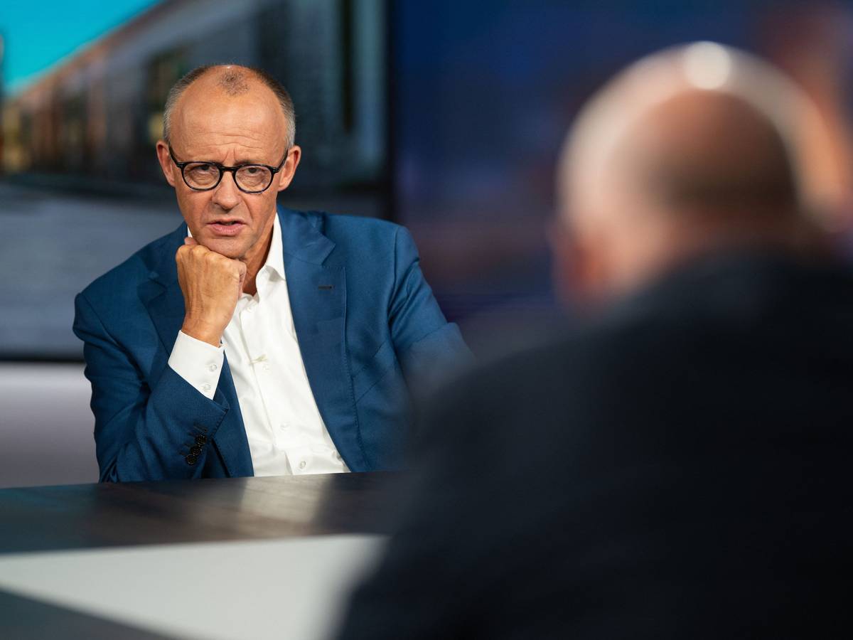 Bundeskanzler Friedrich Merz (CDU) zu Gast in der RTL-Sendung „Am Tisch mit Friedrich Merz“.