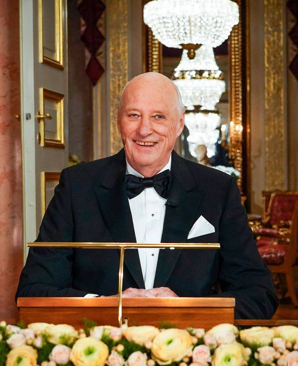 Der norwegische König Harald V. bei einer Ansprache.