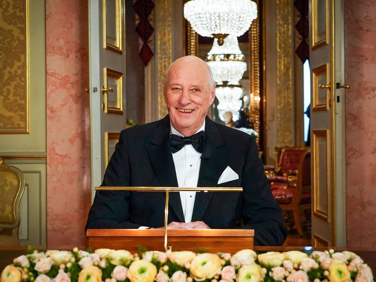 Der norwegische König Harald V. bei einer Ansprache.