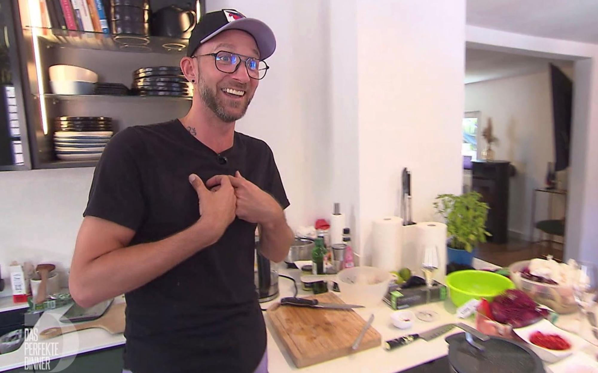 „Ich wünsche mir mindestens neun Punkte“: Leider geht Tobias' Rechnung am Ende nicht auf. (Bild: RTL)