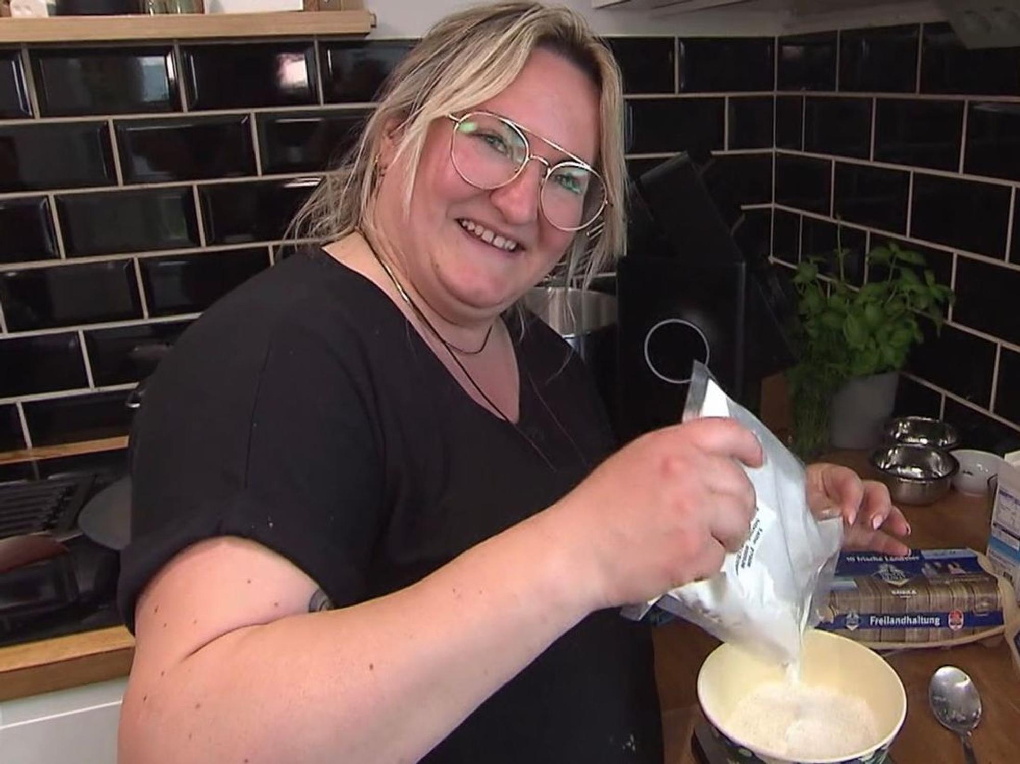 Lorene widmet ihr Dinner ihrer verstorbenen Oma aus Italien. (Bild: RTL)