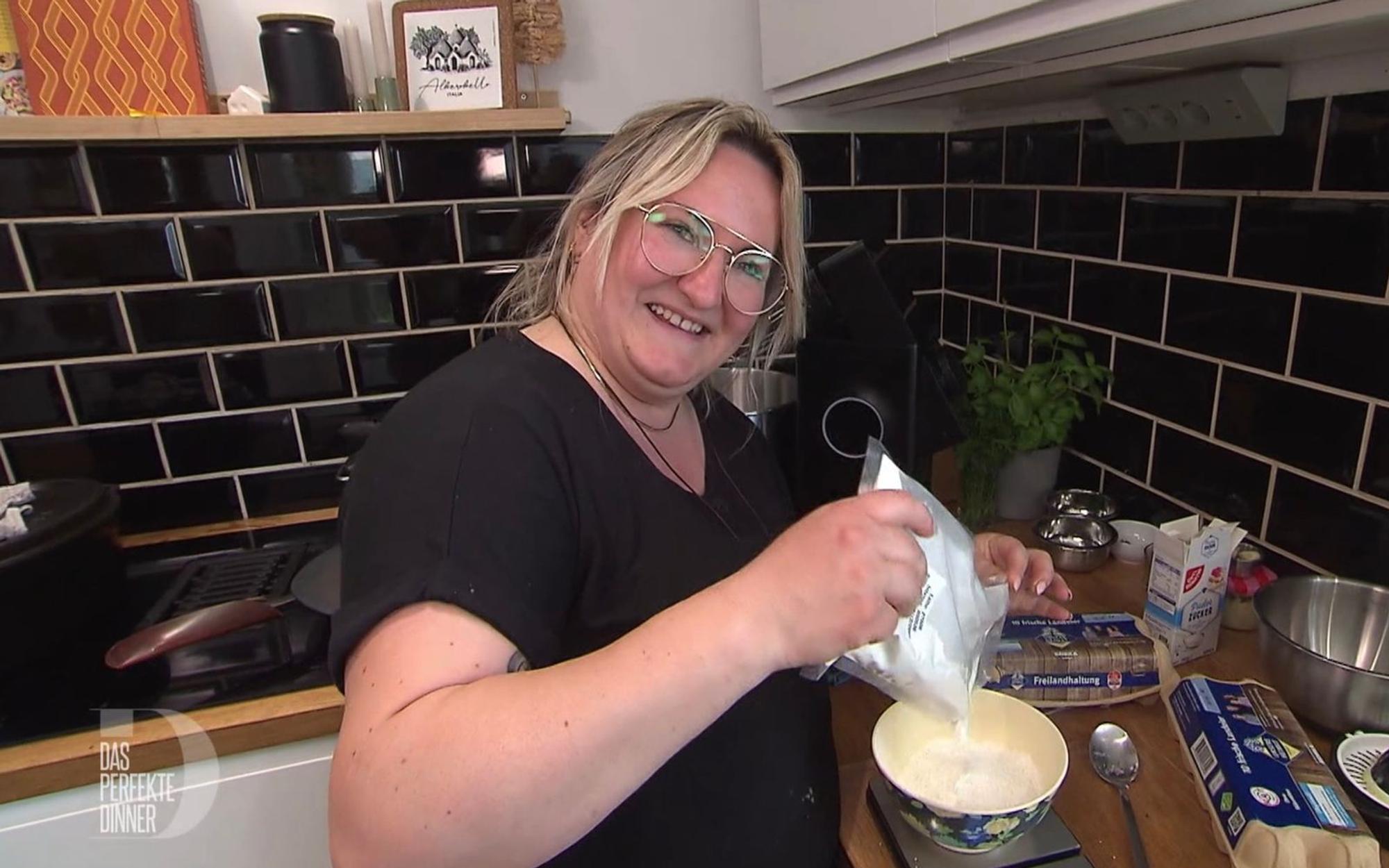 Lorene widmet ihr Dinner ihrer verstorbenen Oma aus Italien. (Bild: RTL)