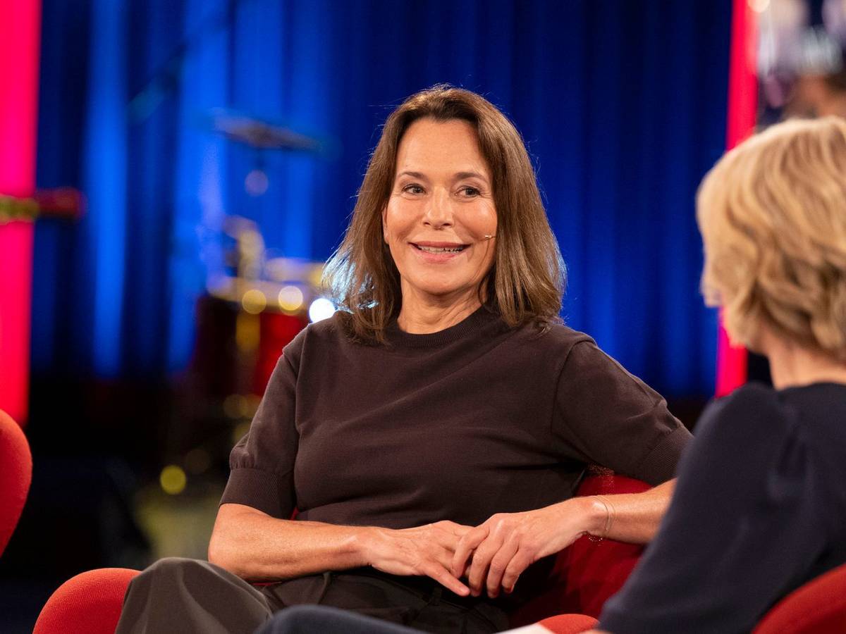 Anne Will hat im „Kölner Treff“ über ihre Liebe zu Köln gesprochen. (Bild: WDR/Melanie Grande)