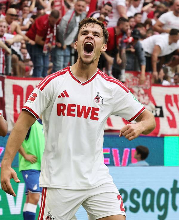 Thijs Dallinga jubelt gegen Hoffenheim.