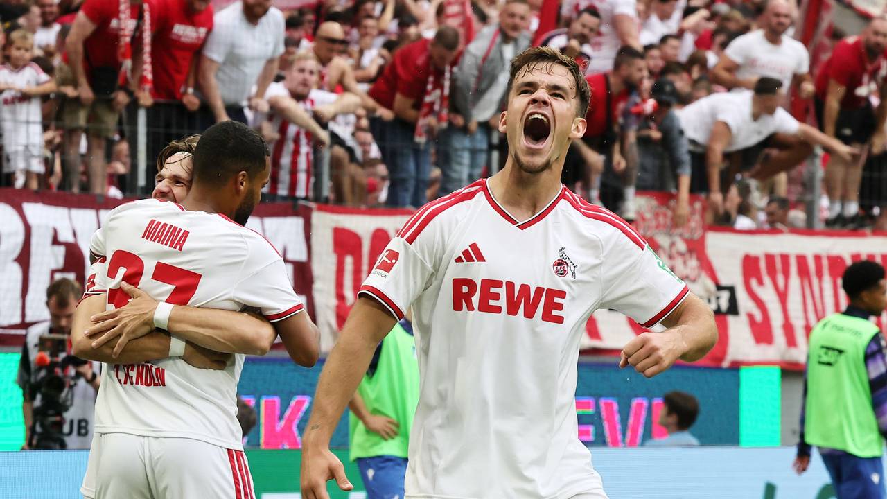 Thijs Dallinga jubelt gegen Hoffenheim.