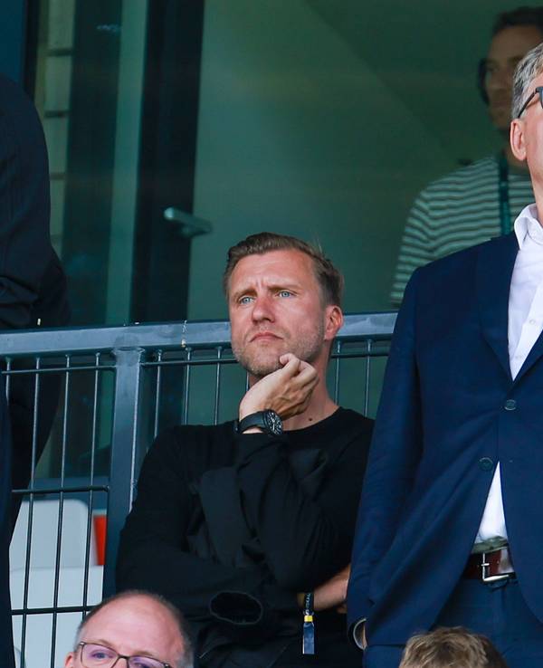 Eintracht Frankfurts Sportvorstand Markus Krösche neben Axel Hellmann.