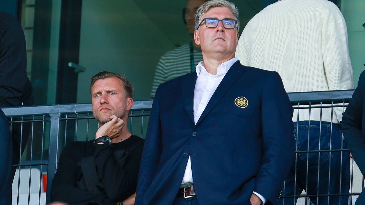 Eintracht Frankfurts Sportvorstand Markus Krösche neben Axel Hellmann.