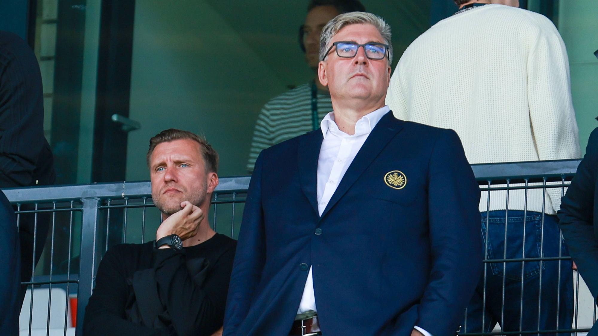 Eintracht Frankfurts Sportvorstand Markus Krösche neben Axel Hellmann.