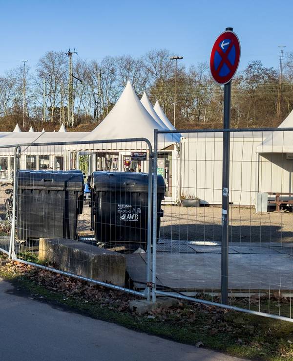 Die Stadt Köln will die Flüchtlingsunterkunft am Südstadion schließen.