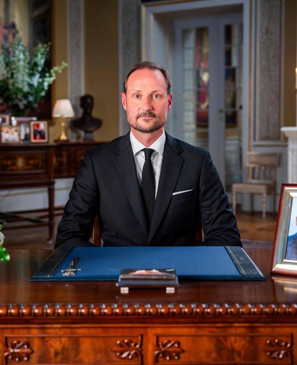 Haakon VIII. in seiner ersten Rede als König