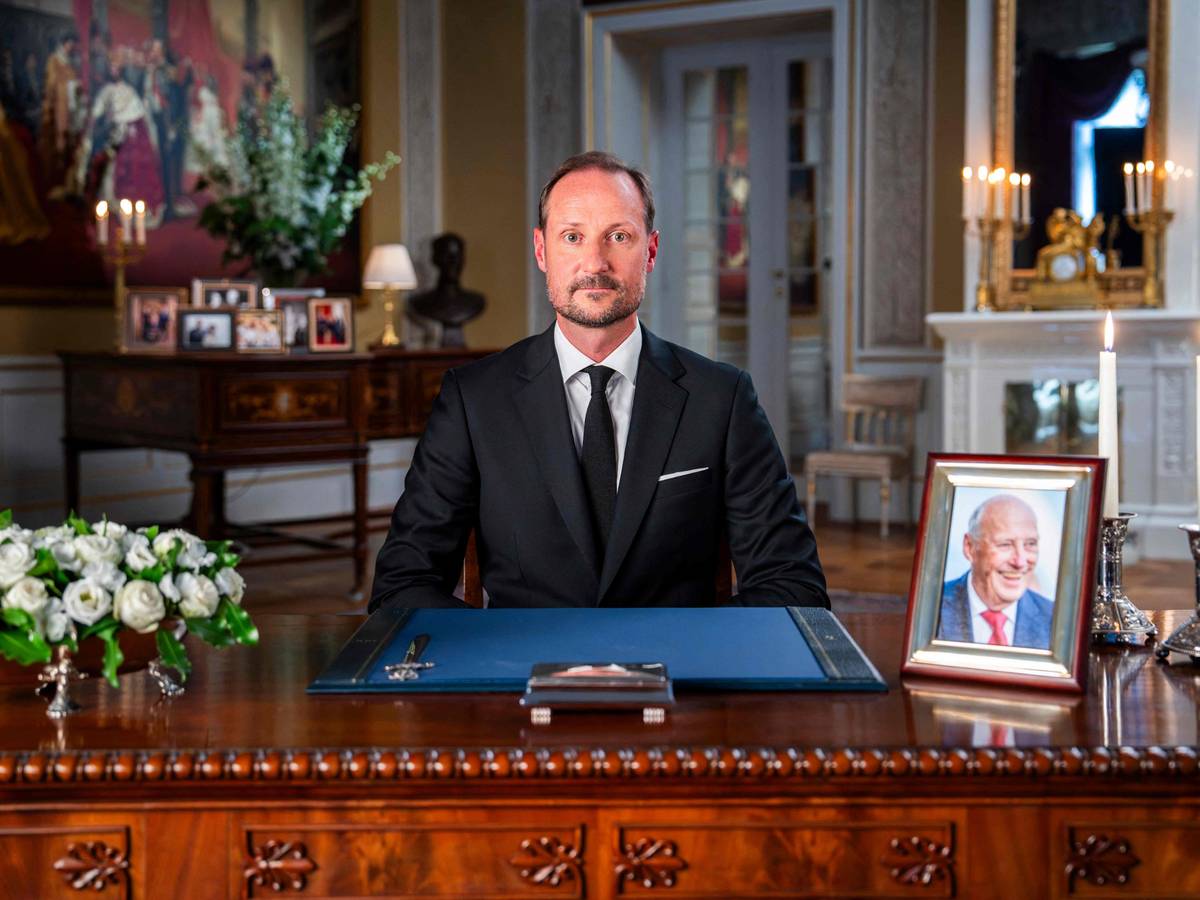 Haakon VIII. in seiner ersten Rede als König