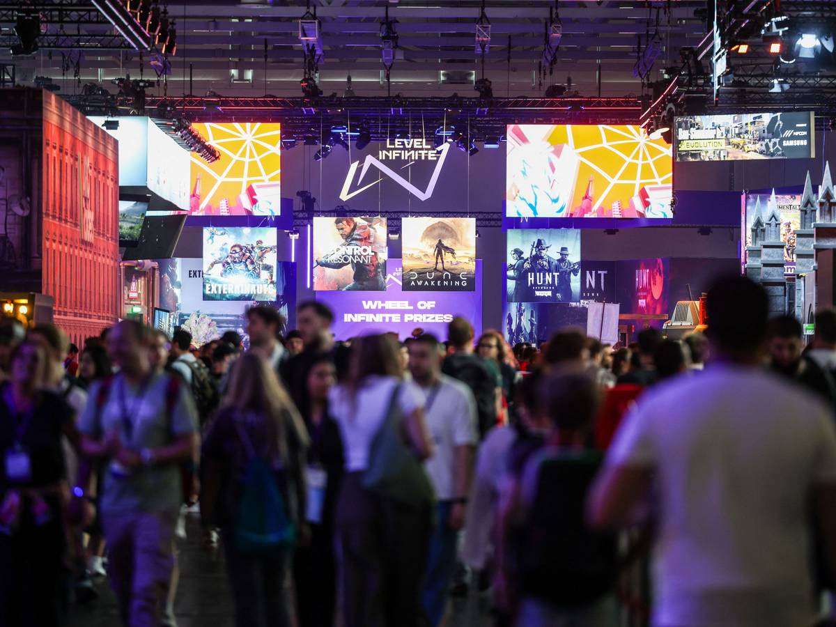 Blick in eine Messehalle. Bei der Gamescom in Köln präsentieren sich so viele Aussteller den Besuchern wie noch nie.