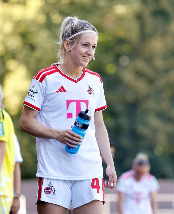 Fußballspielerin Kathrin Hendrich vom 1. FC Köln