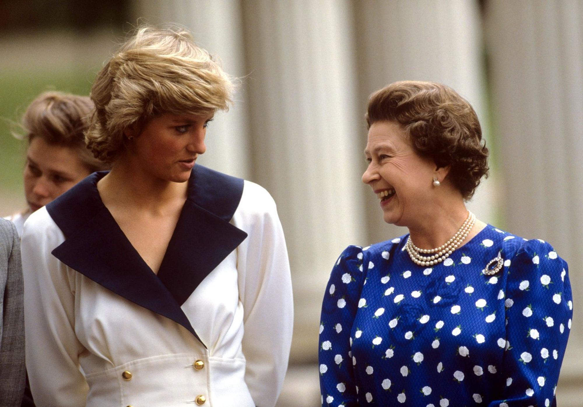 Zu ihrer Schwiegermutter Königin Elizabeth II. hatte Lady Diana nicht das beste Verhältnis. (Bild: Shutterstock)