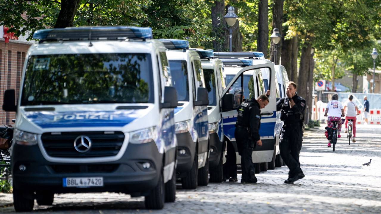 Ein Mann soll am Morgen eine Frau in der Innenstadt von Erkner in Brandenburg getötet haben (Symbolbild).