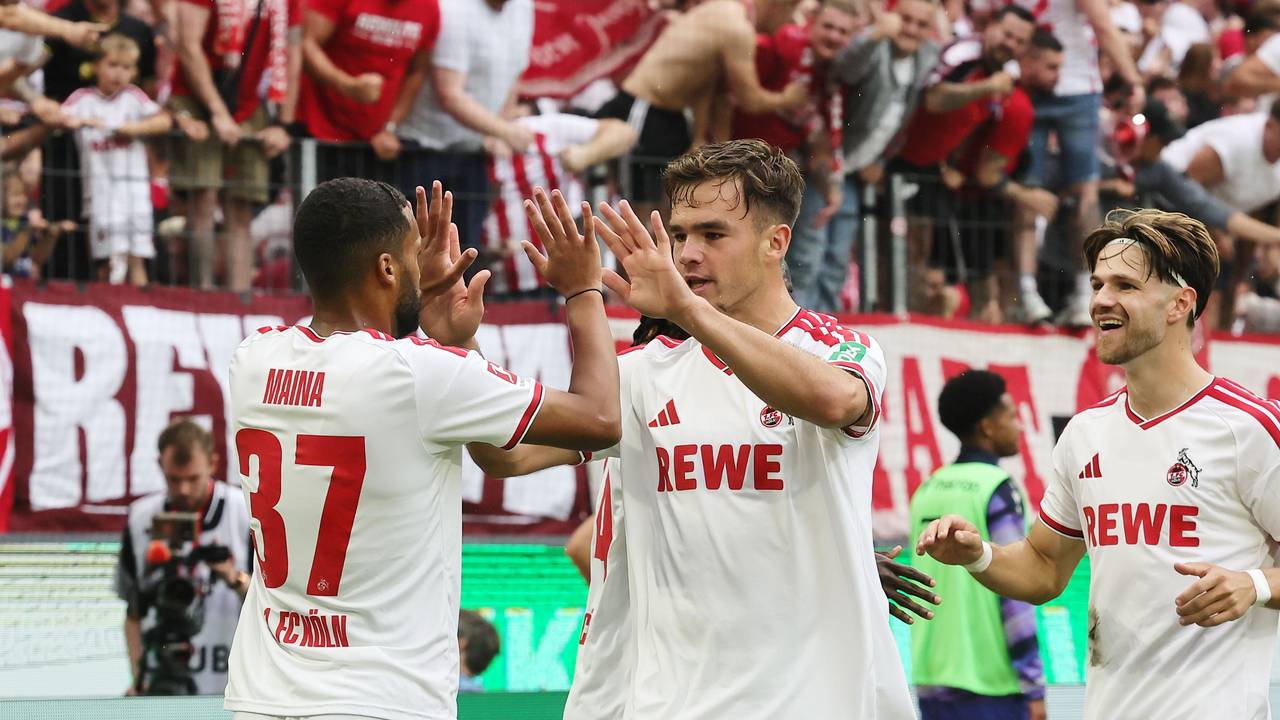 Thijs Dallinga (1. FC Köln) jubelt beim Sieg über Hoffenheim.