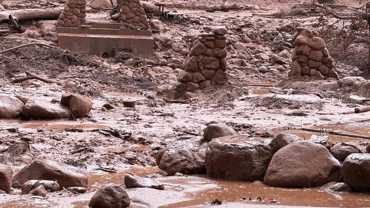 Bei einer Sturzflut im berühmten Grand Canyon im Westen der USA ist mindestens ein Mensch ums Leben gekommen.