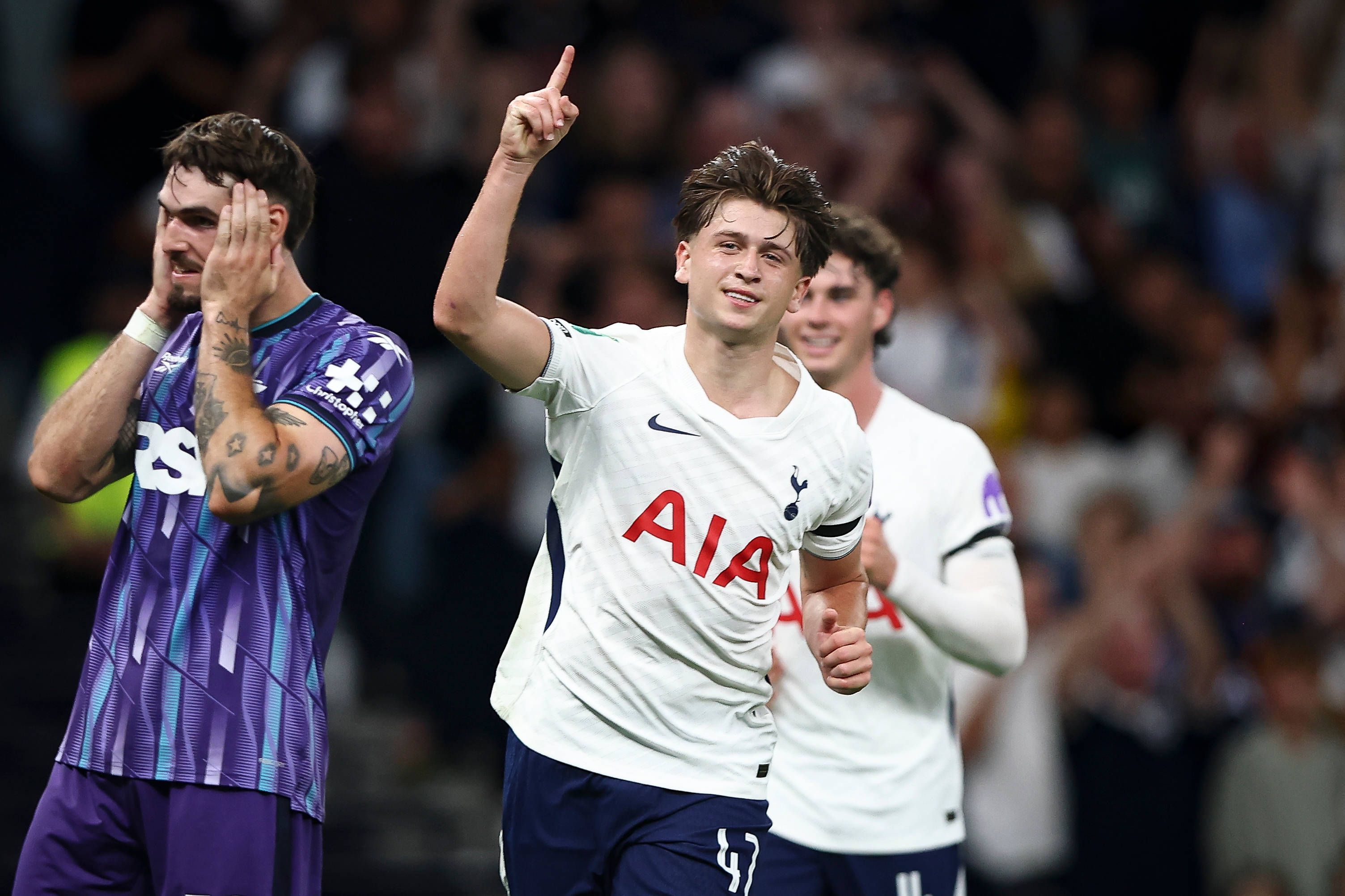 Mikey Moore (Tottenham Hotspur) wechselt wohl zum 1. FC Köln.