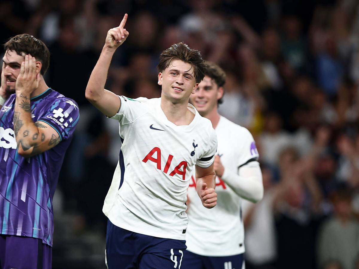 Mikey Moore (Tottenham Hotspur) wechselt wohl zum 1. FC Köln.