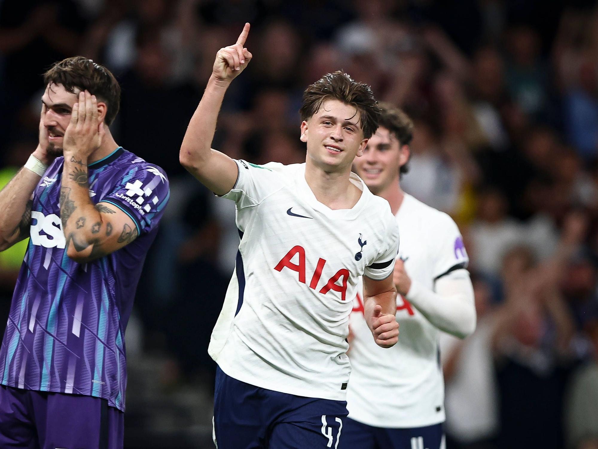 Mikey Moore (Tottenham Hotspur) wechselt wohl zum 1. FC Köln.