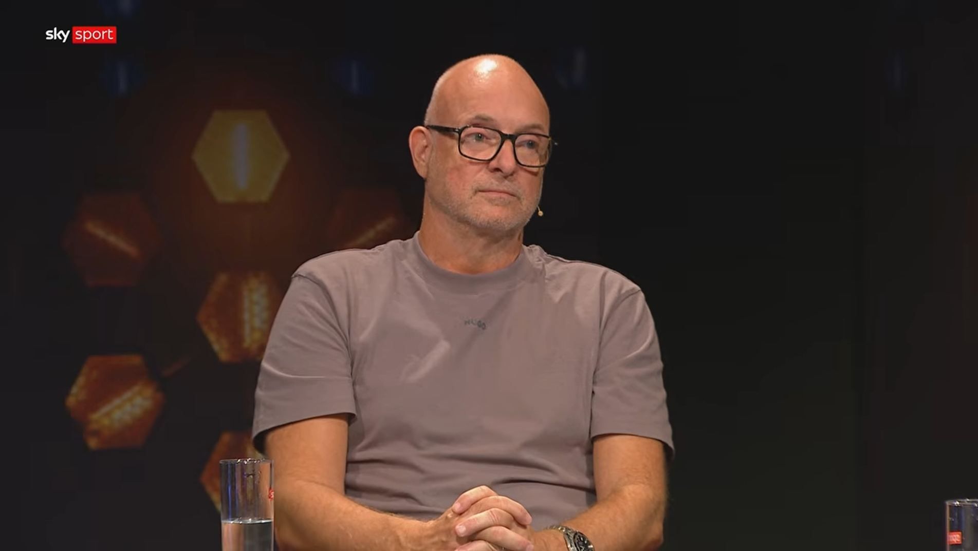 Frank Buschmann bei einer Diskussion über Borussia Dortmund auf Sky.