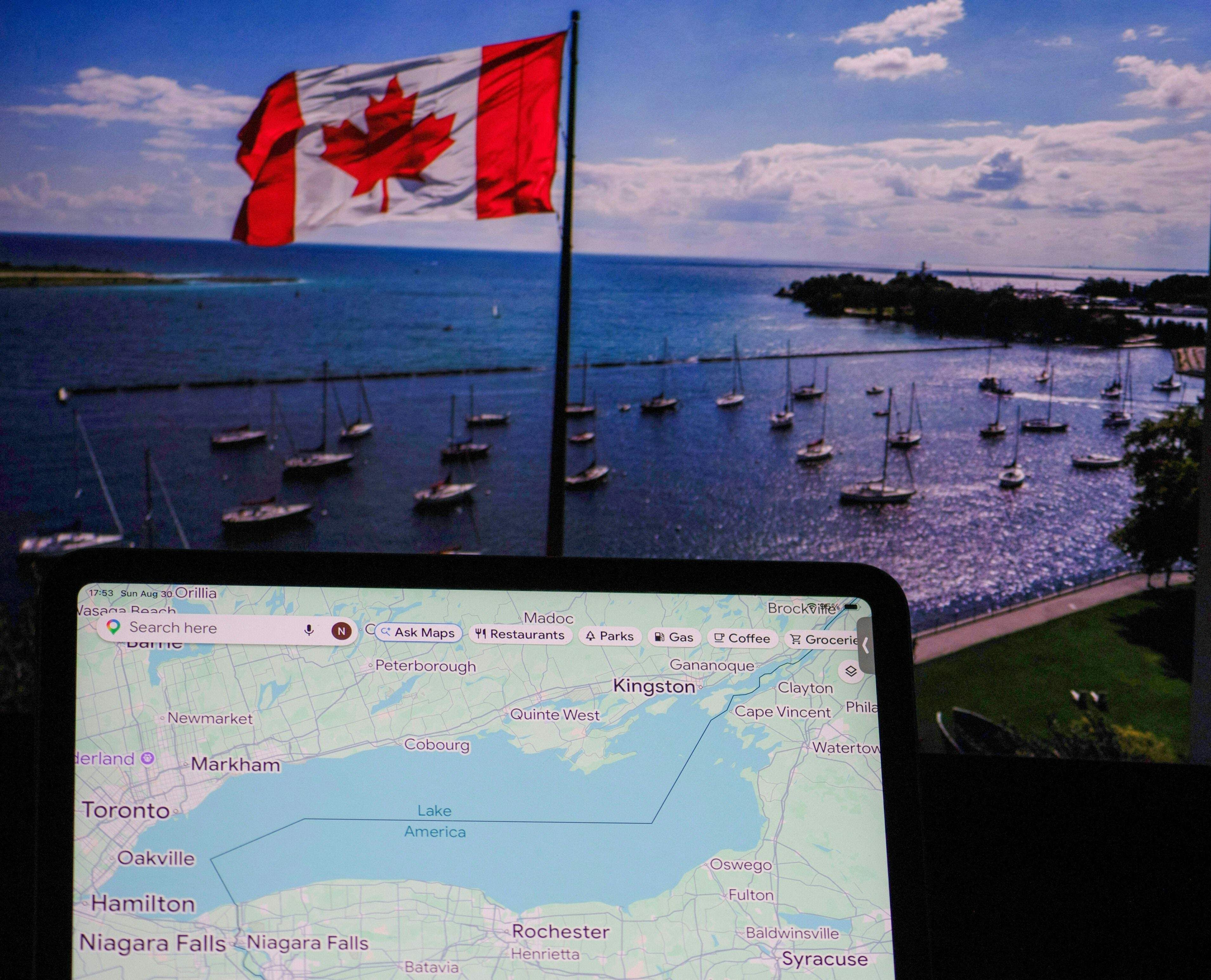 Die von US-Präsident Donald Trump verordnete Umbenennung des US-kanadischen Grenzsees Lake Ontario in „Lake America“ wirkt sich bereits auf den Online-Kartendienst Google Maps aus.