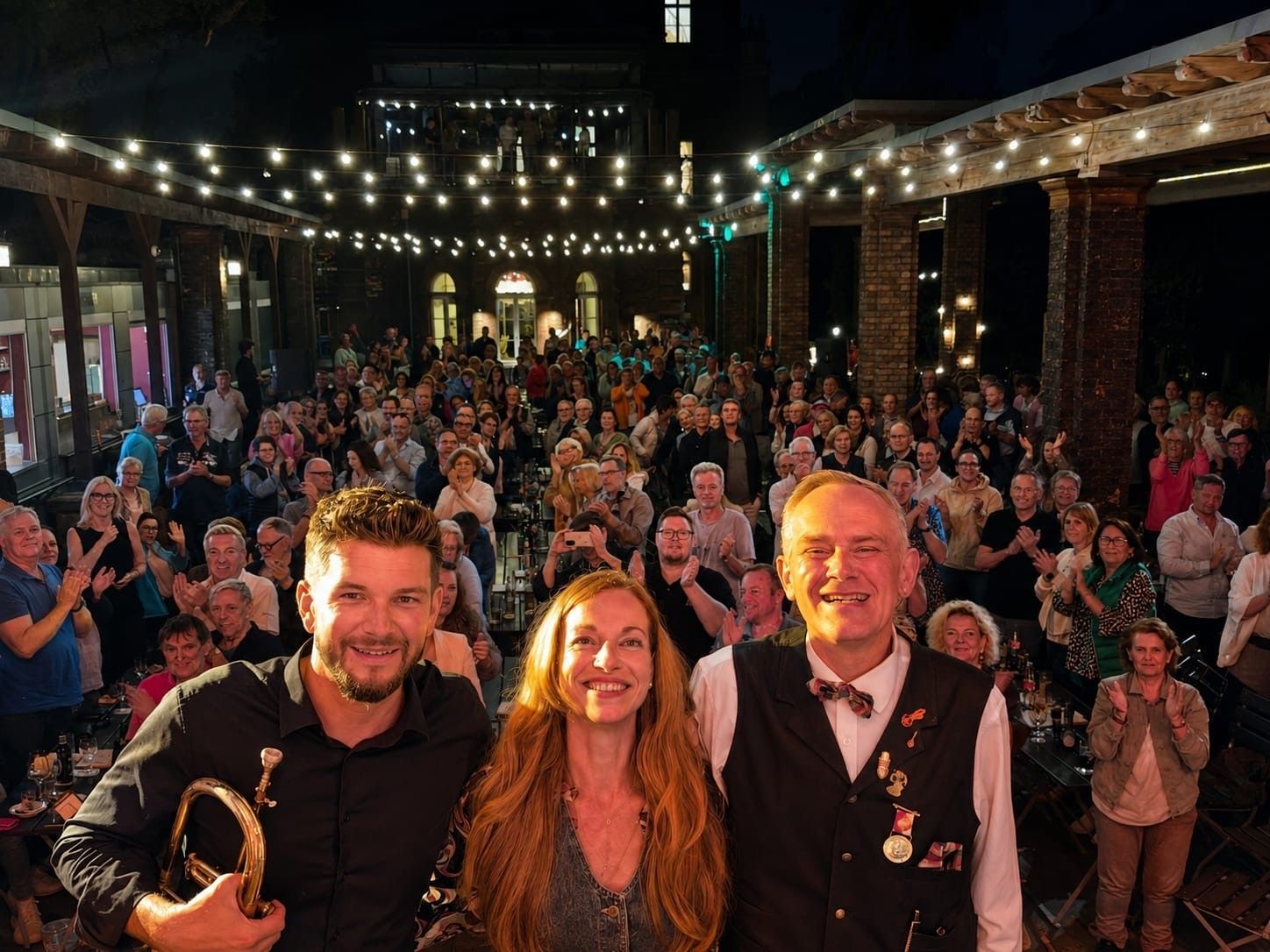Michael Kuhl, Nathalie Bergdoll und JP Weber auf der Bühne.