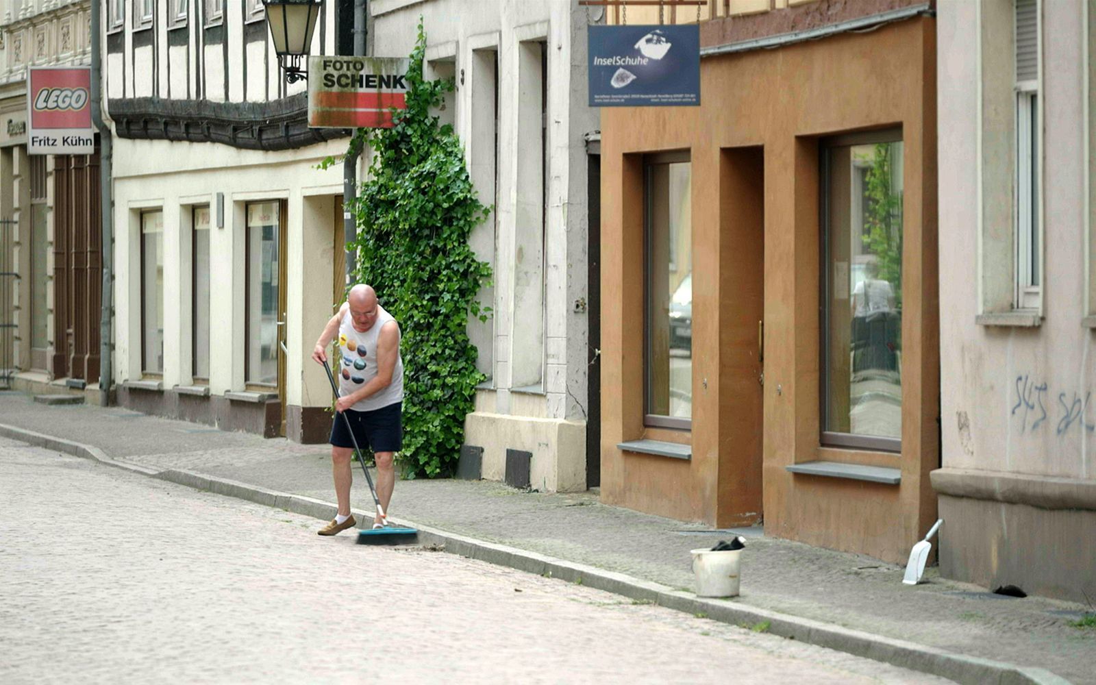 Vor allem in Ostdeutschland - hier im Bild: die Stadt Havelberg in Sachsen-Anhalt - wählen die Menschen zunehmend die AfD. Eine ARD-Reportage fragt nach. (Bild: MDR/Hoferichter & Jacobs)