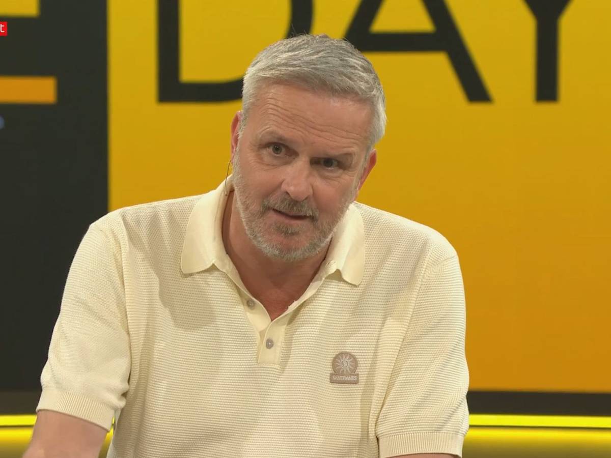 Im TV-Studio spricht Dietmar Hamann über den 1. FC Köln.